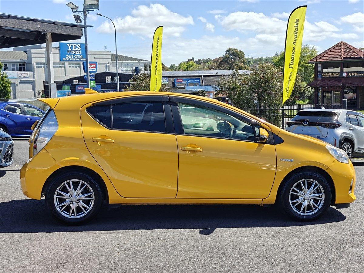 Vehicle image 3