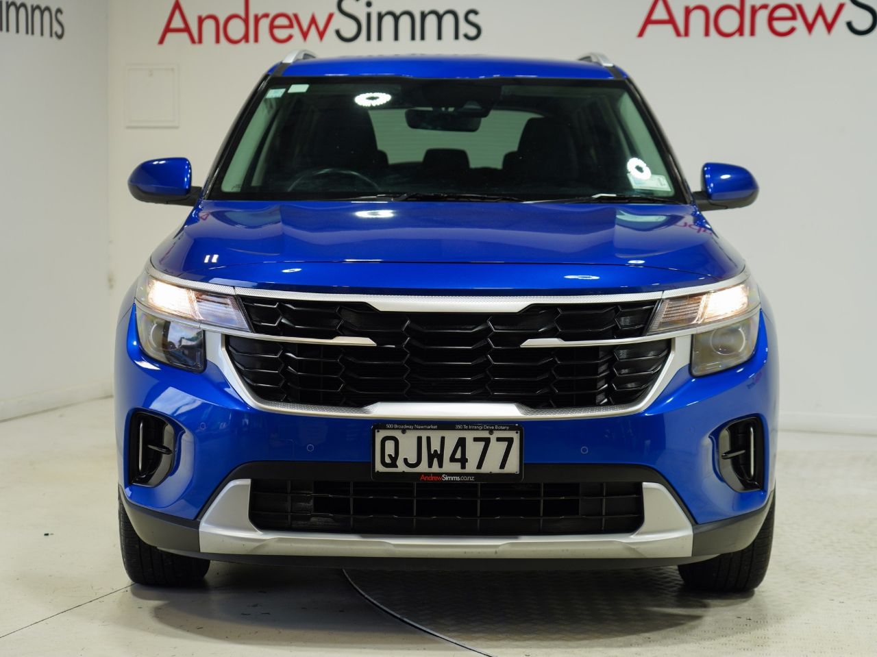 Vehicle image 4