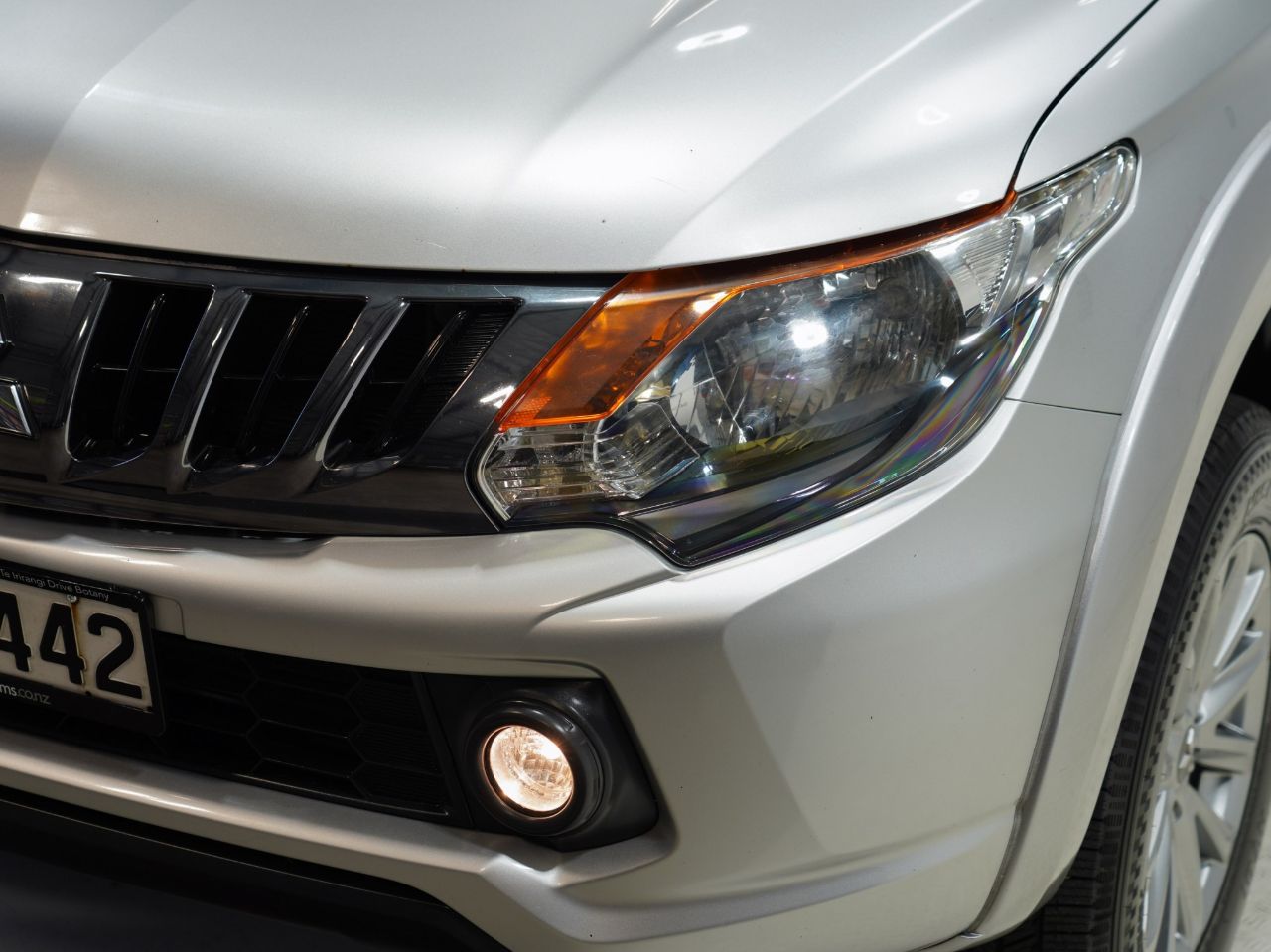 Vehicle image 5
