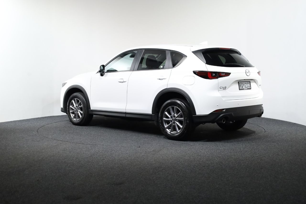 Vehicle image 5