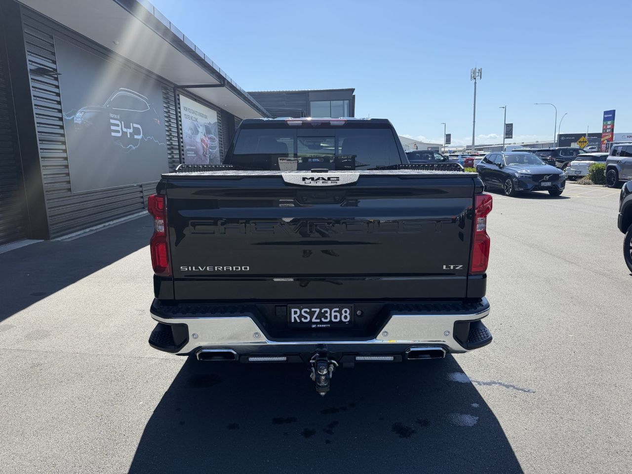 Vehicle image 4