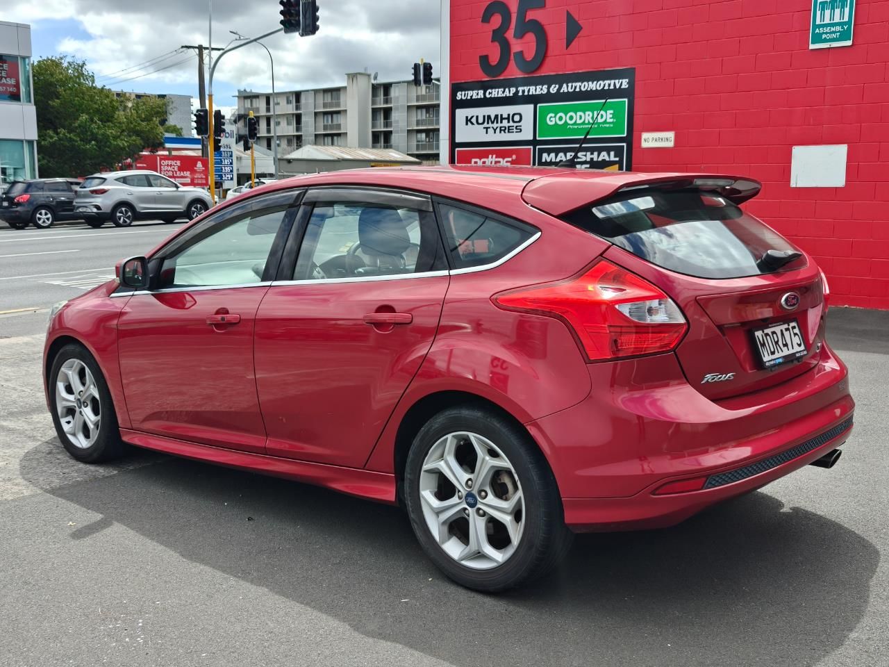Vehicle image 5