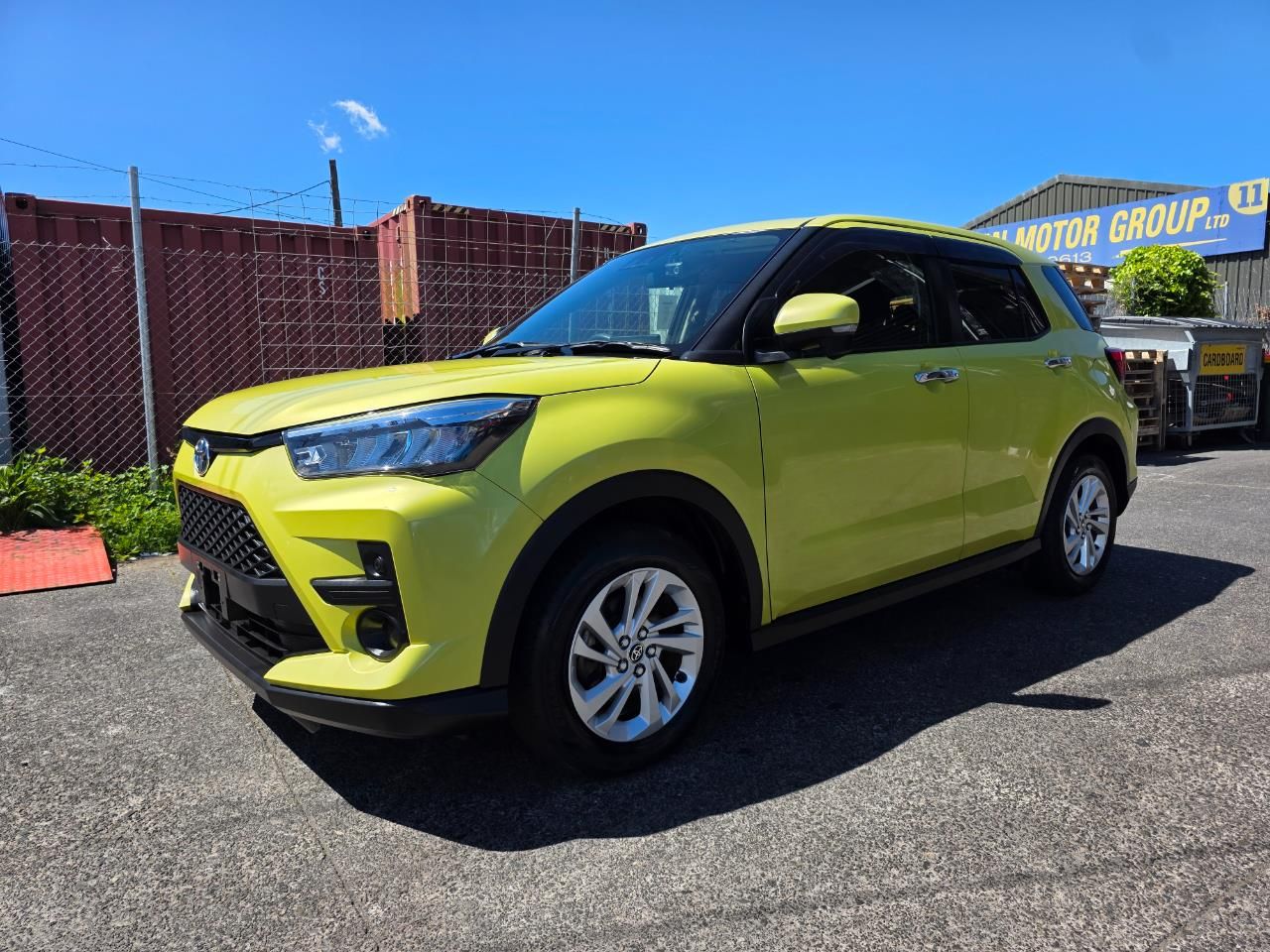 Vehicle image 4