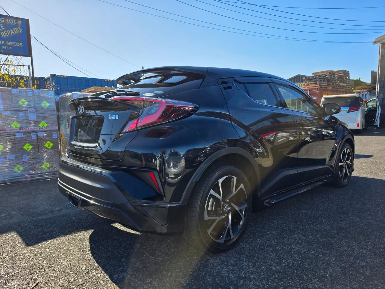 Vehicle image 5