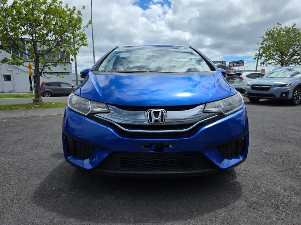 Vehicle image 3