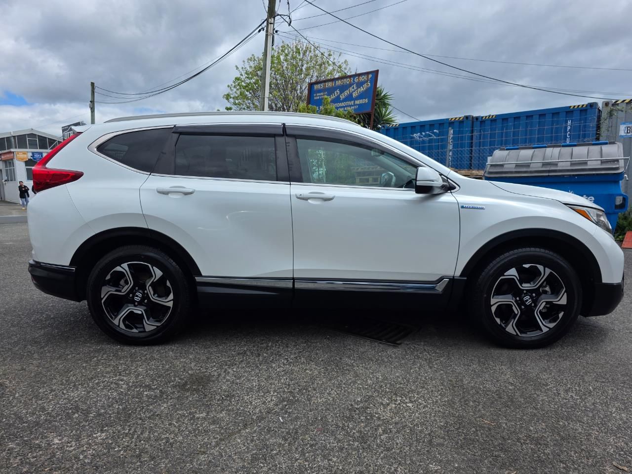 Vehicle image 5