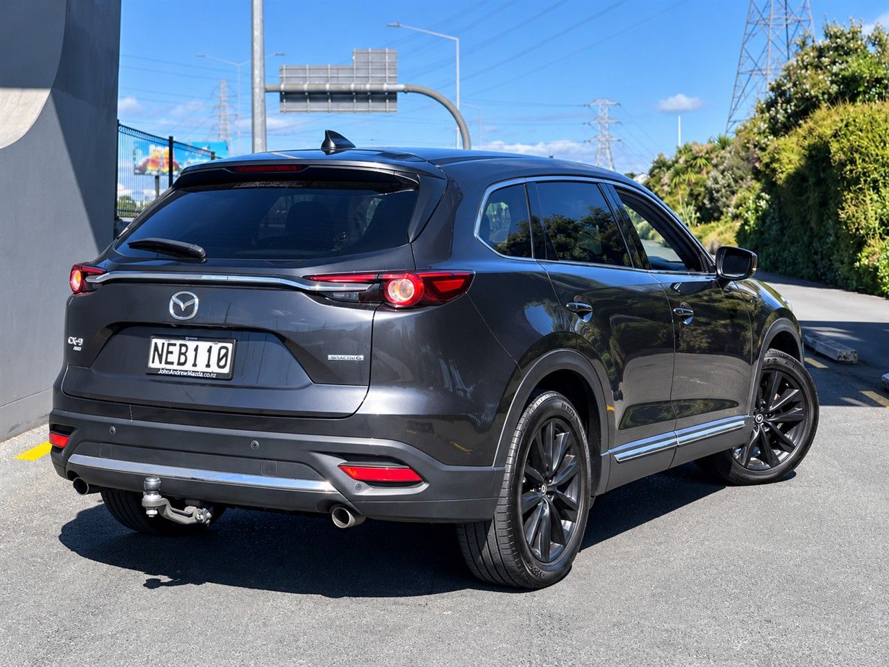 Vehicle image 4