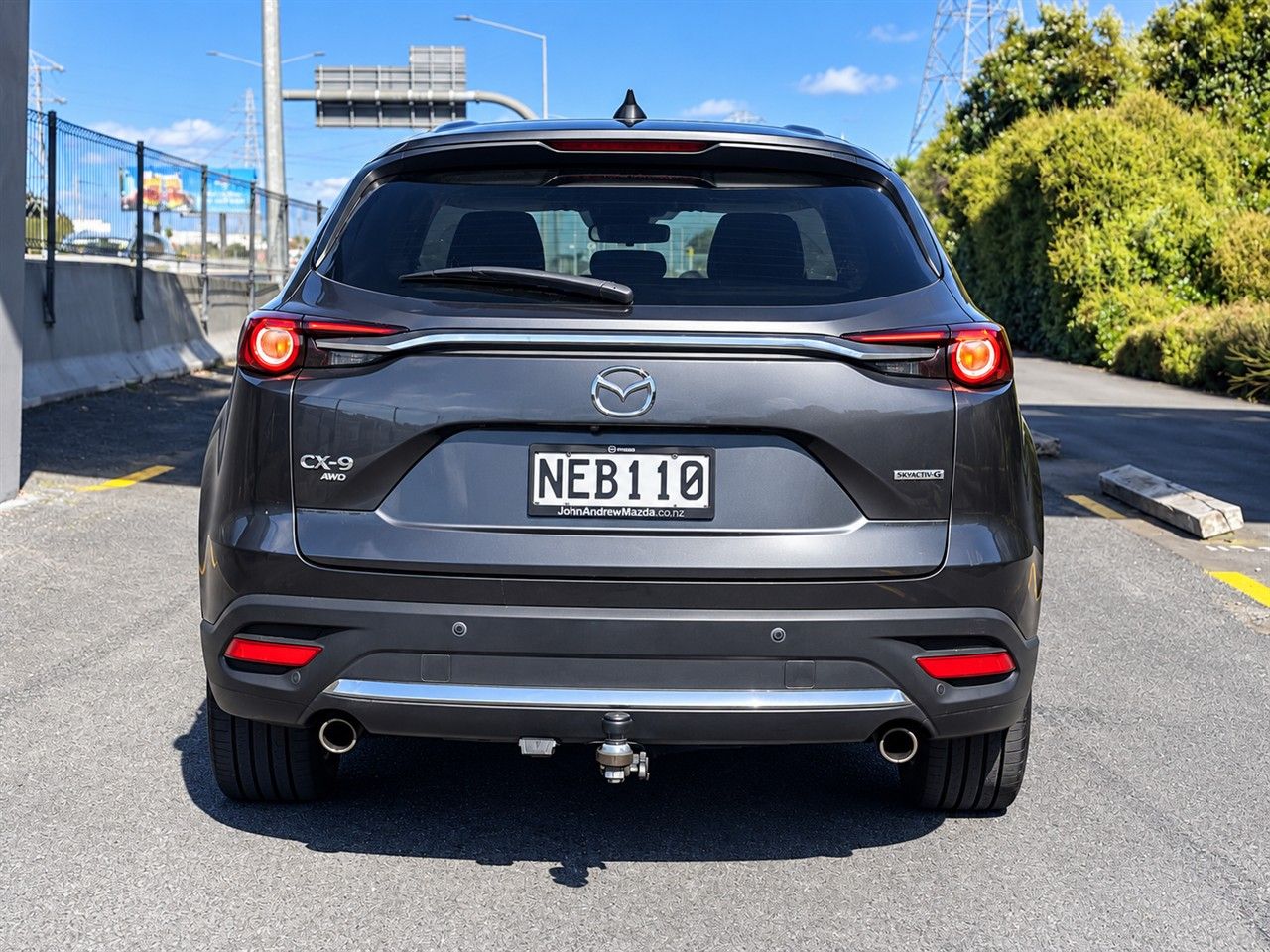 Vehicle image 5