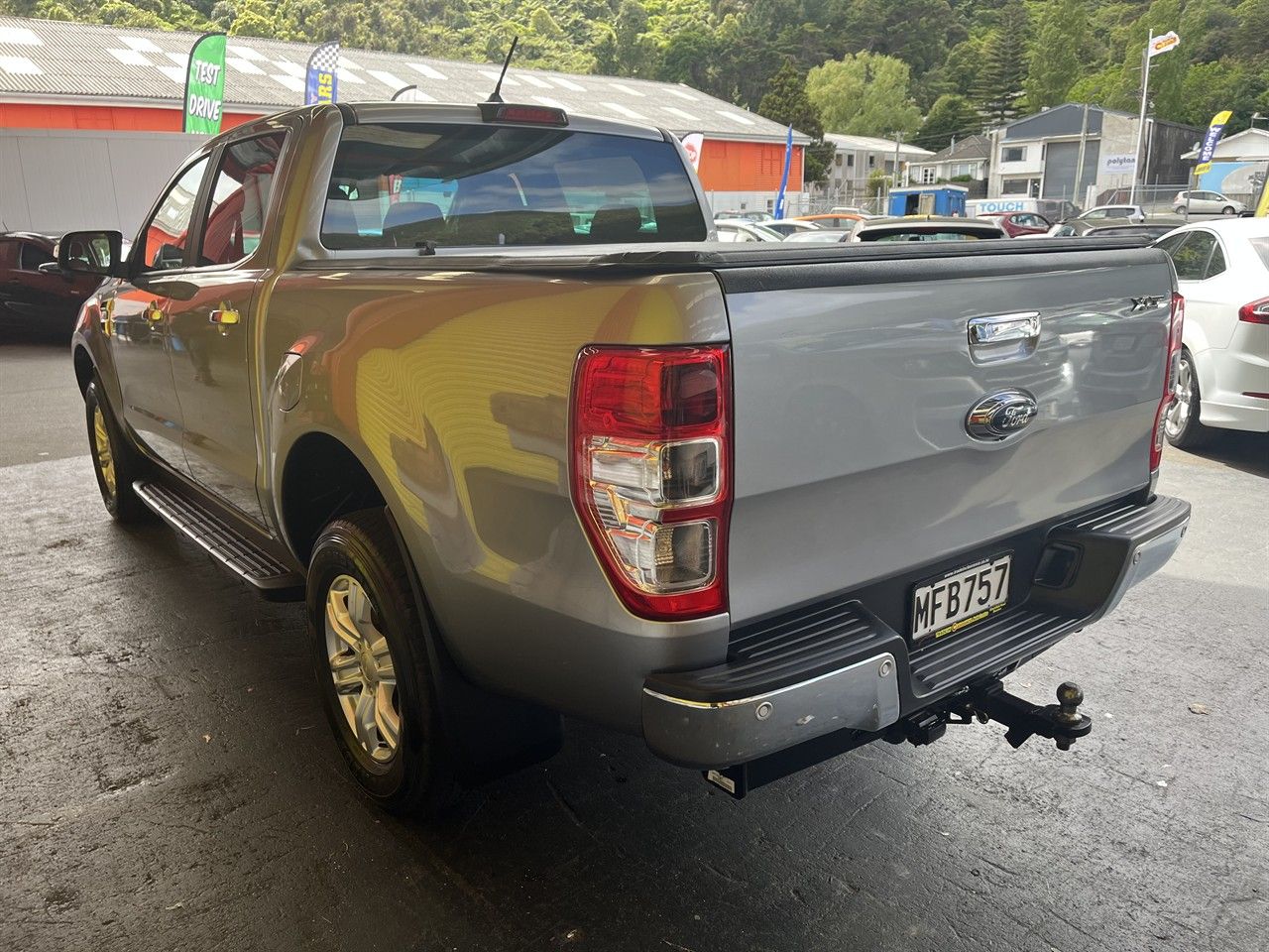 Vehicle image 4