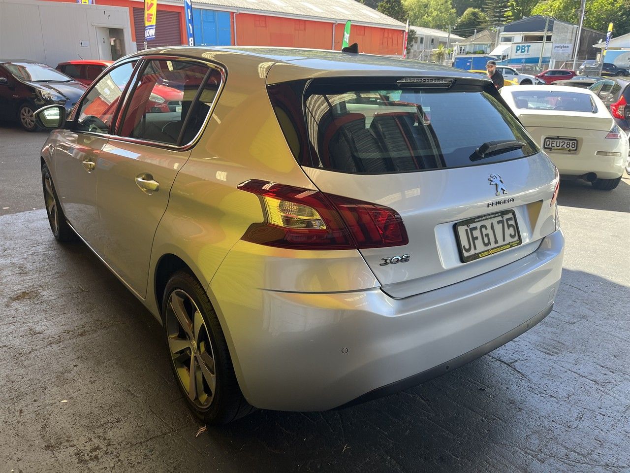 Vehicle image 4