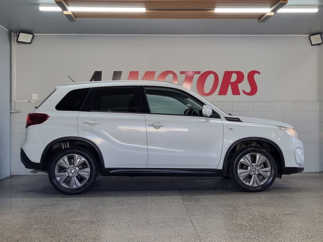 Vehicle image 5