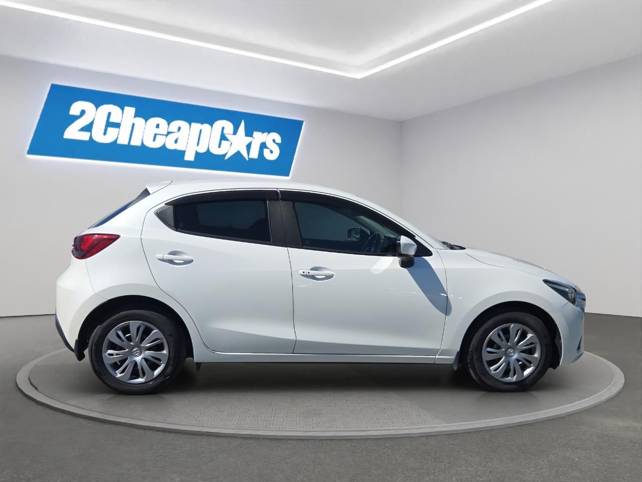 Vehicle image 4