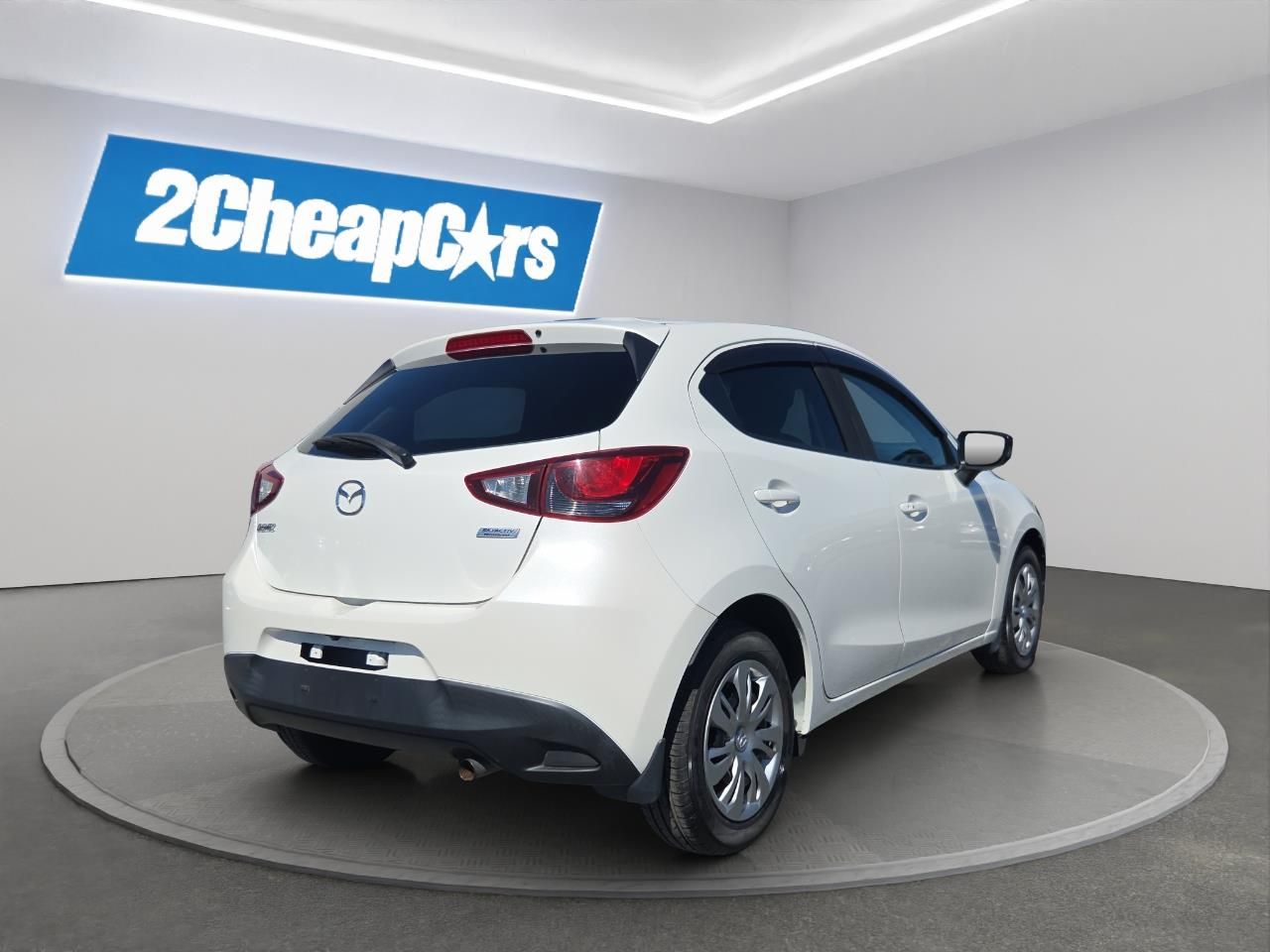 Vehicle image 5