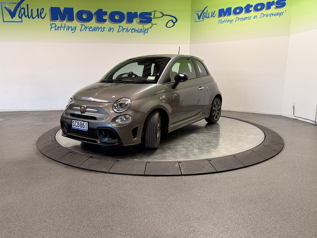 Vehicle image 3