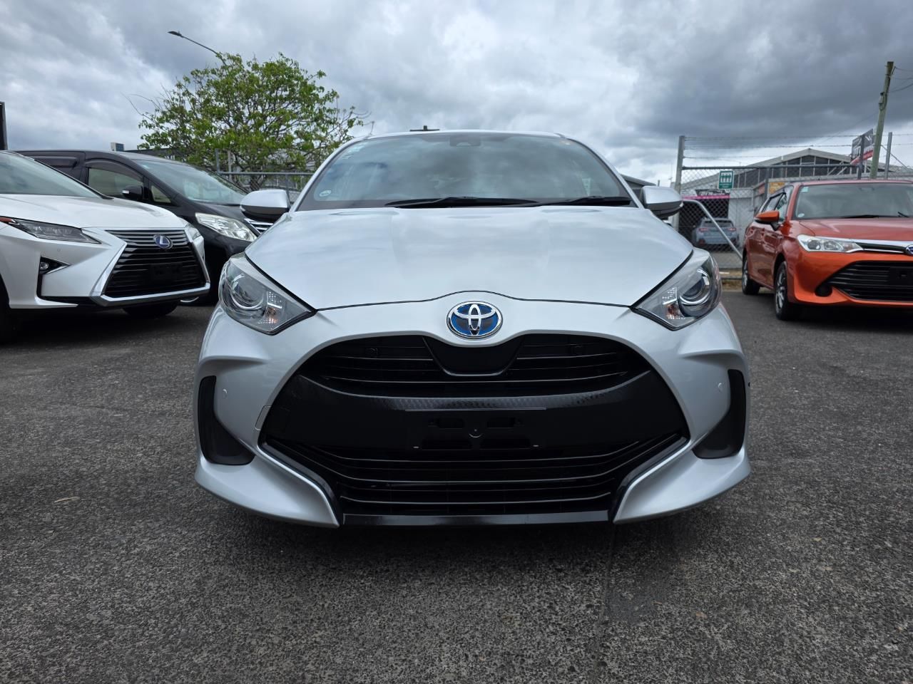 Vehicle image 3
