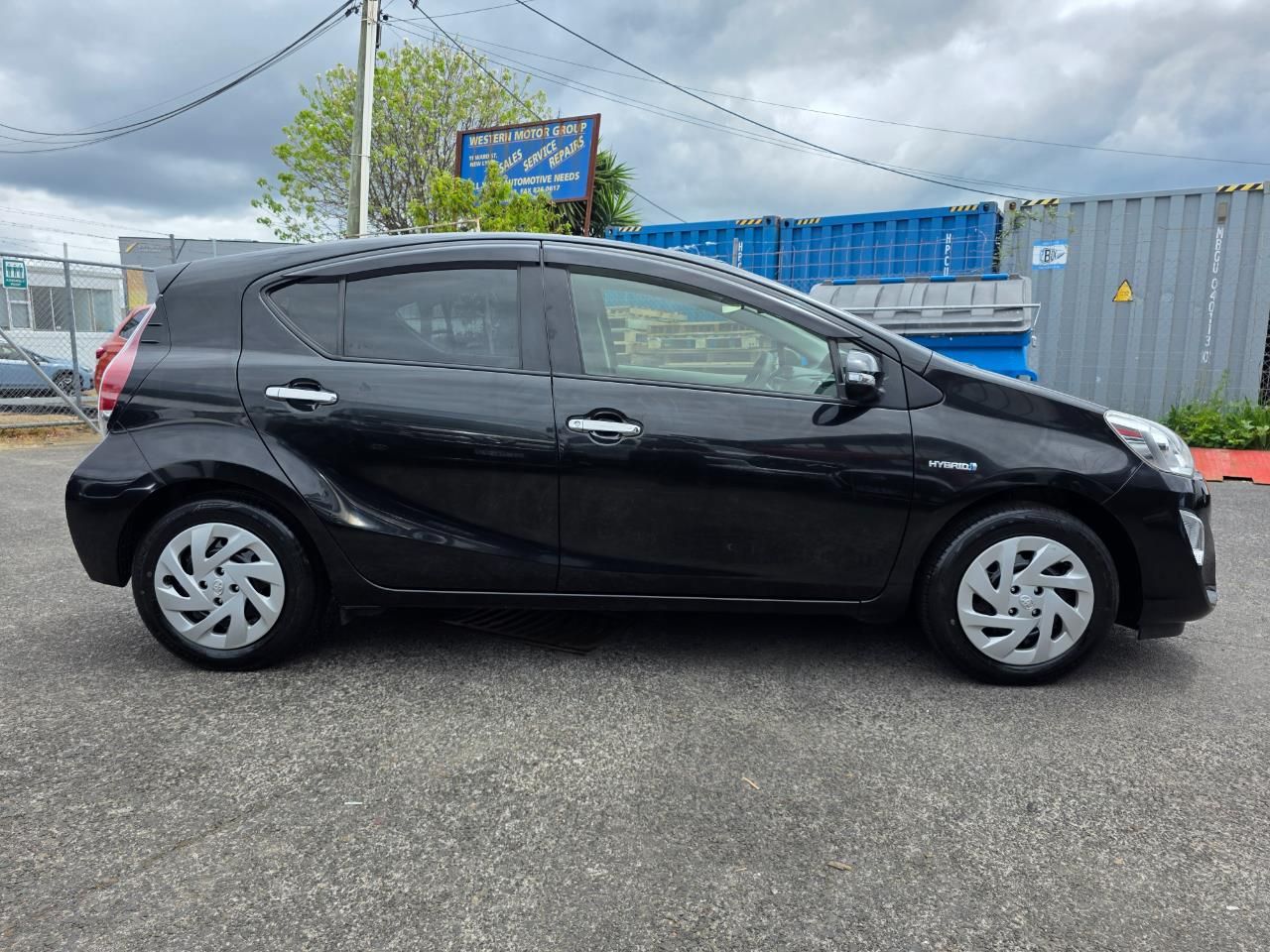 Vehicle image 5