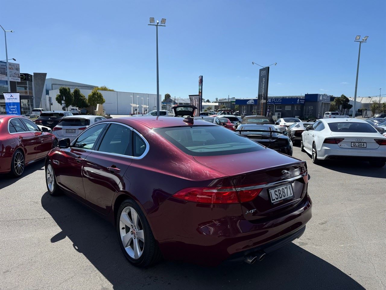 Vehicle image 4