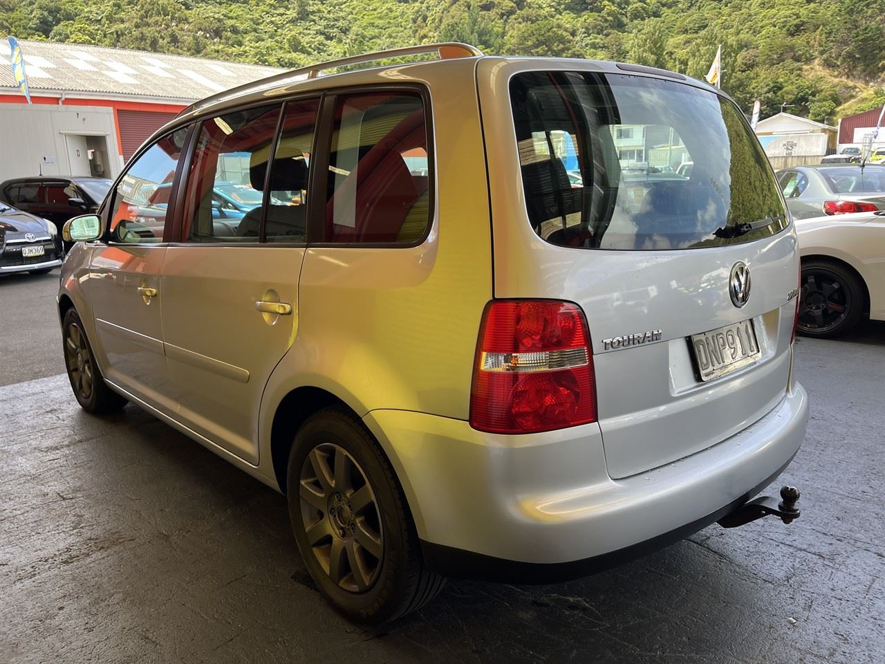 Vehicle image 4