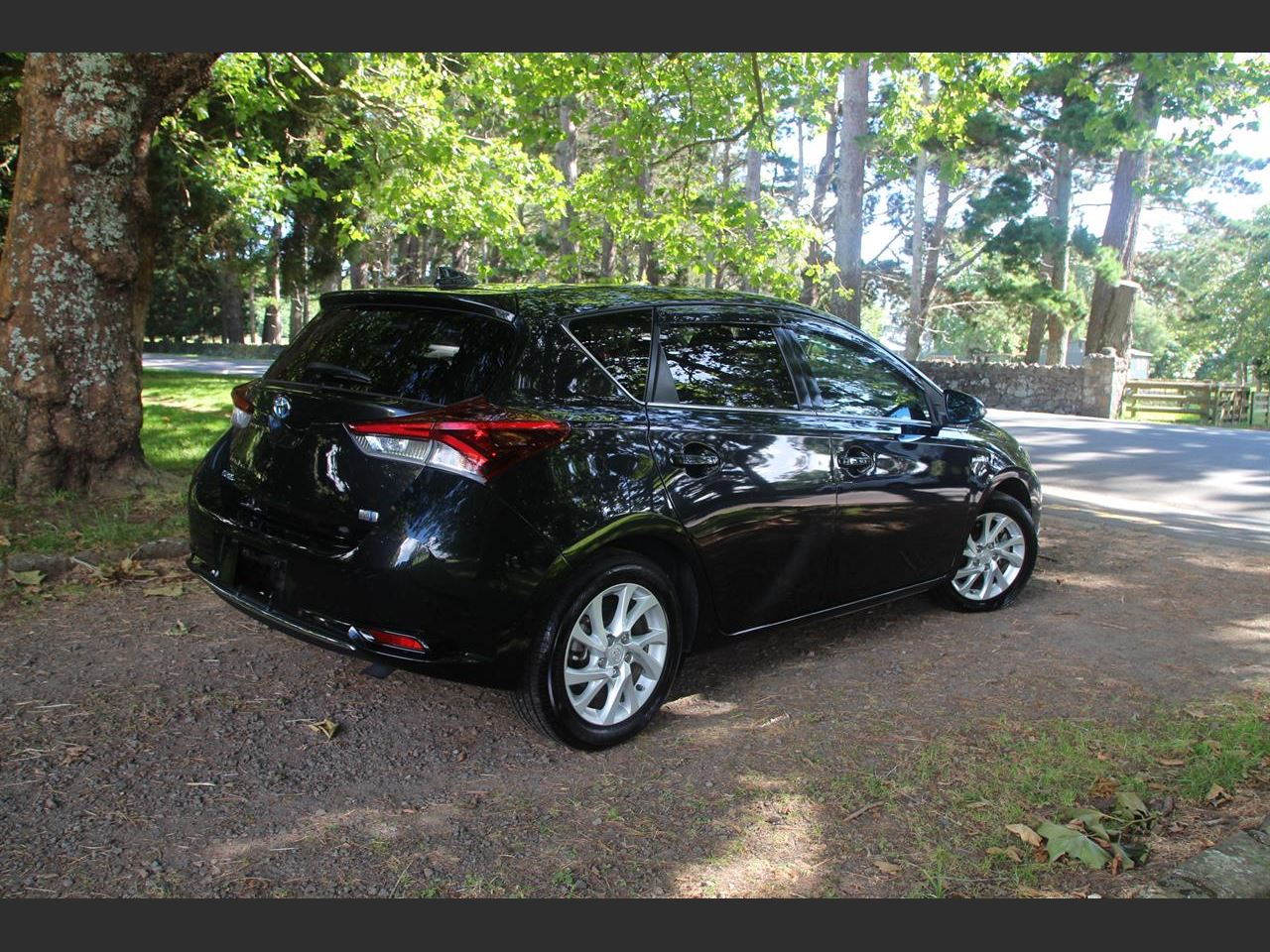 Vehicle image 4