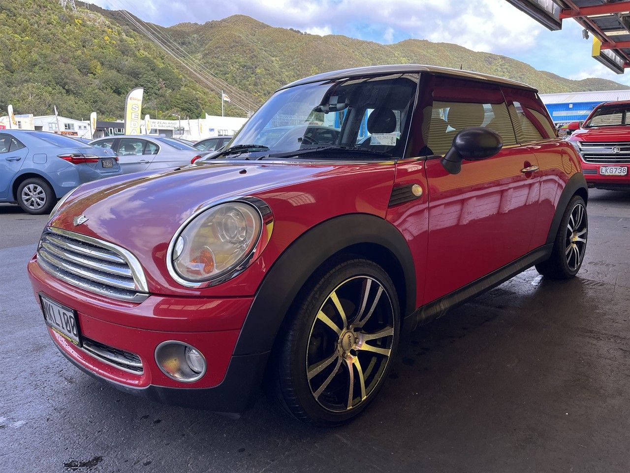 Vehicle image 3
