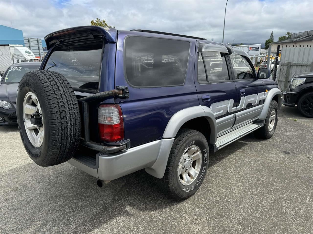 Vehicle image 4