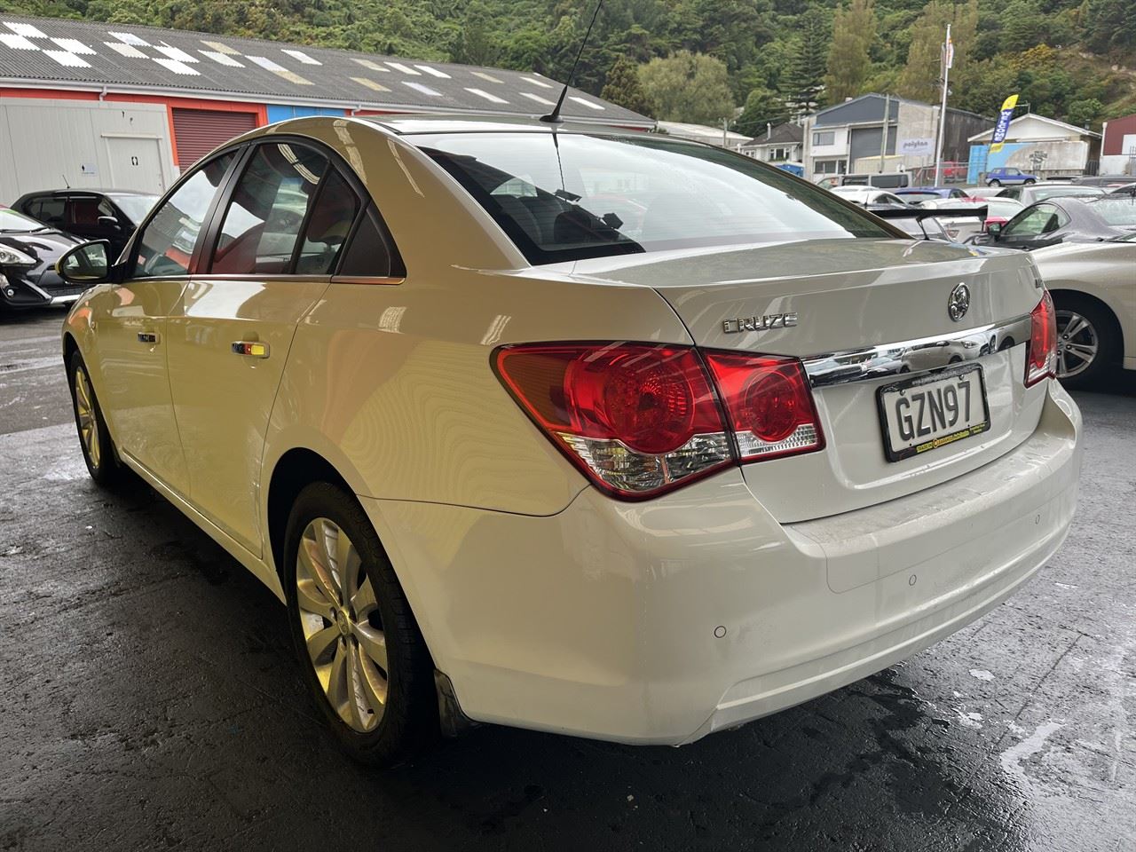 Vehicle image 4