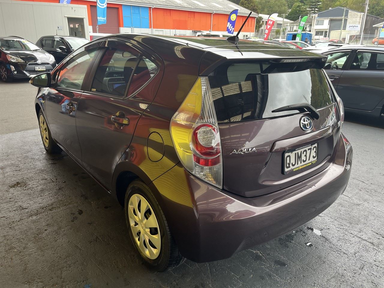 Vehicle image 4