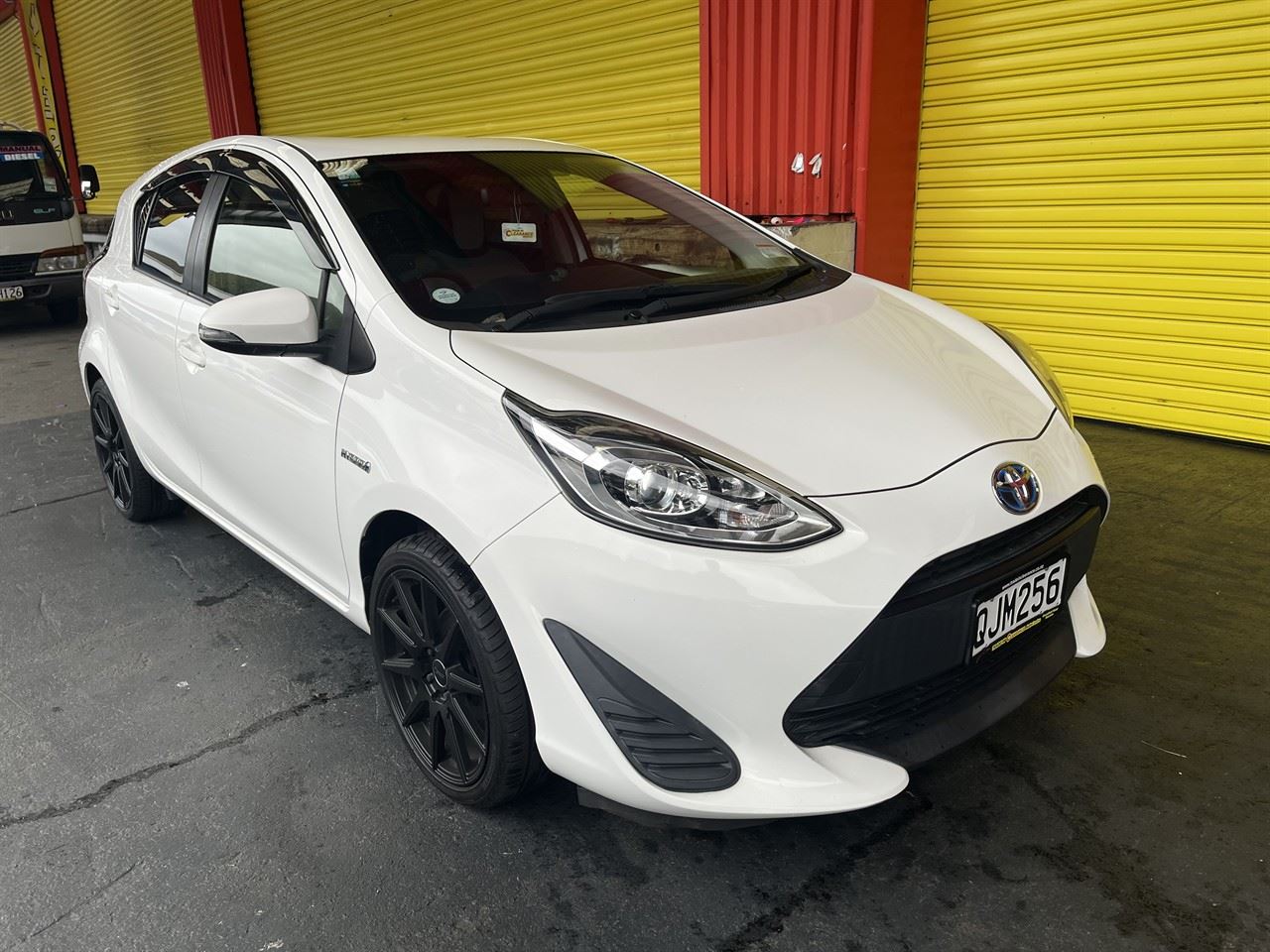 Vehicle image 1