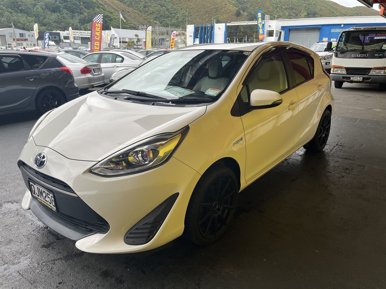 Vehicle image 3