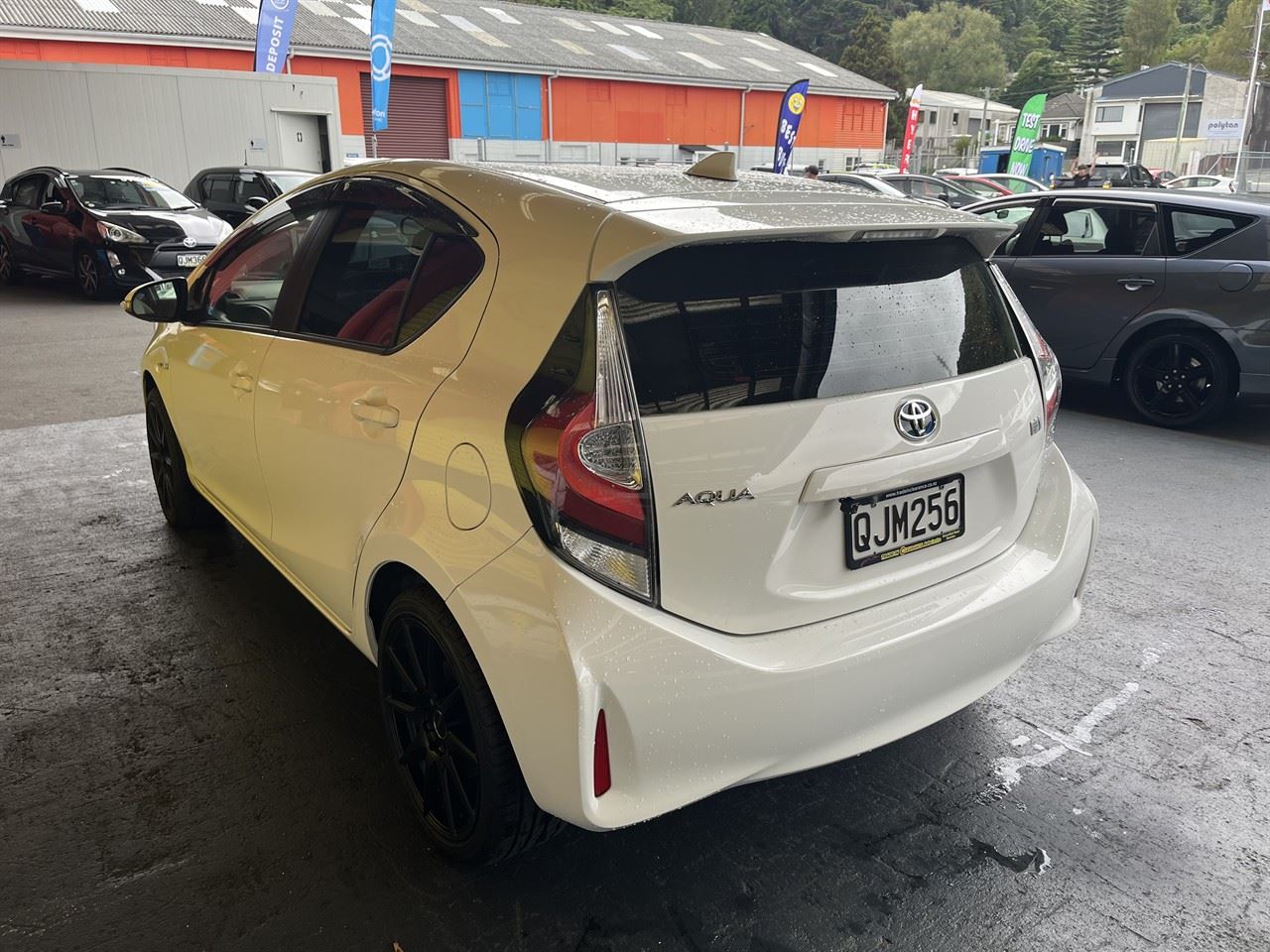 Vehicle image 4