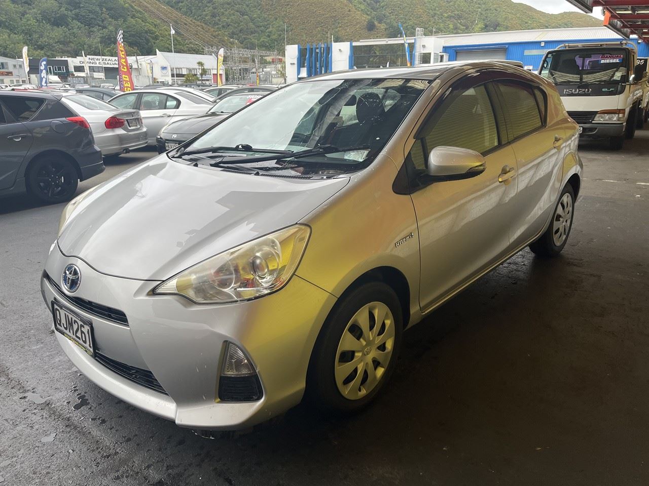 Vehicle image 3