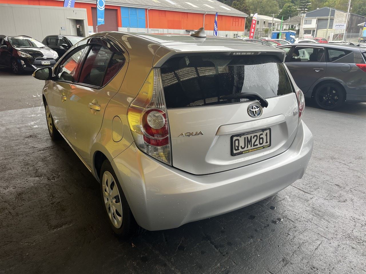 Vehicle image 4