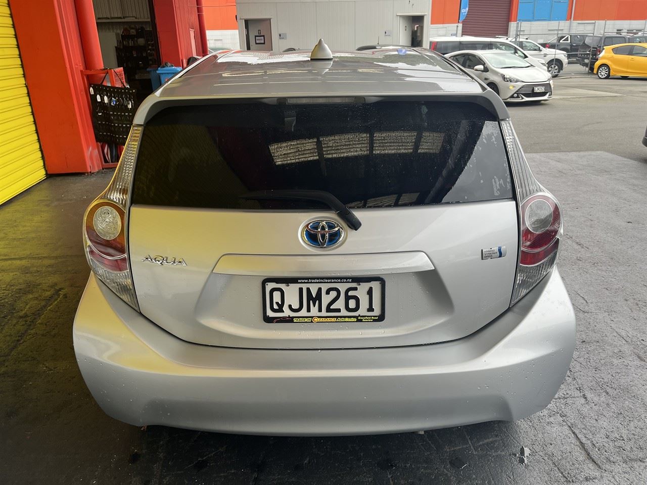 Vehicle image 5