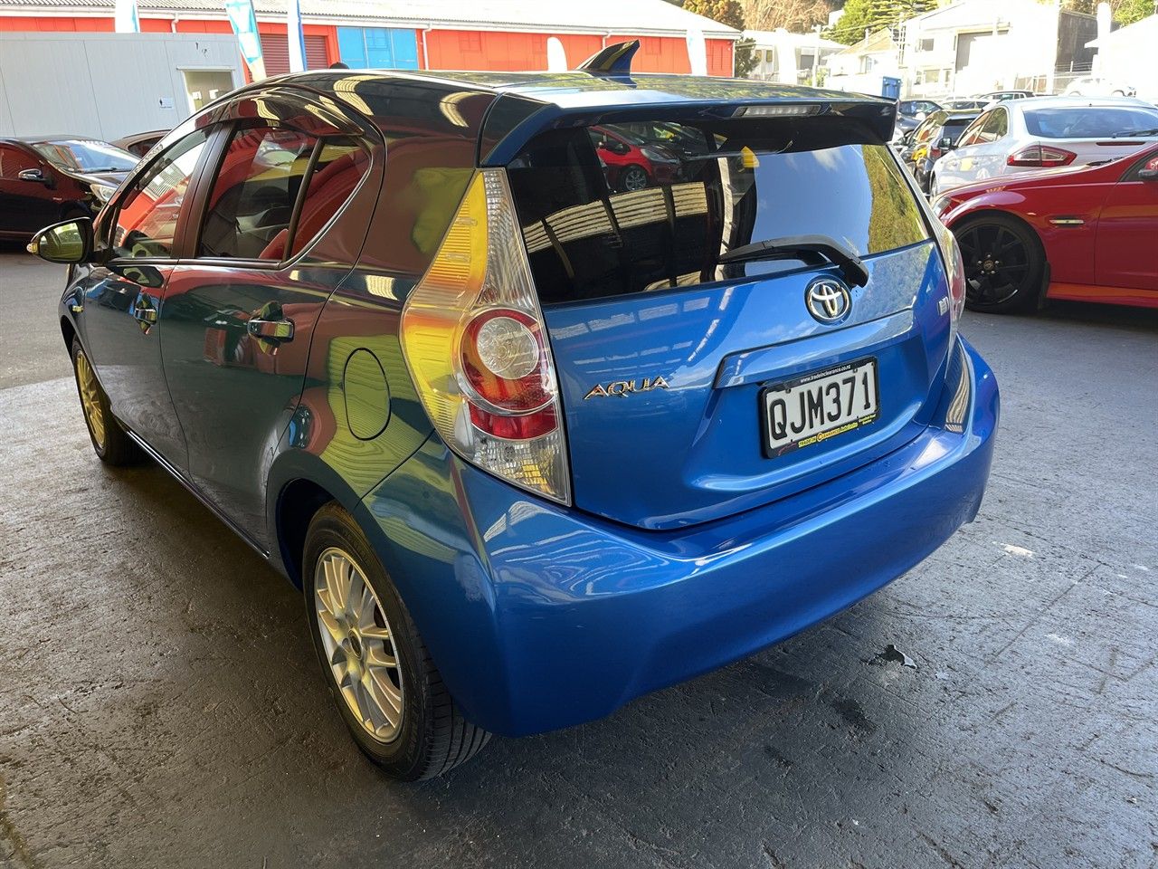 Vehicle image 4