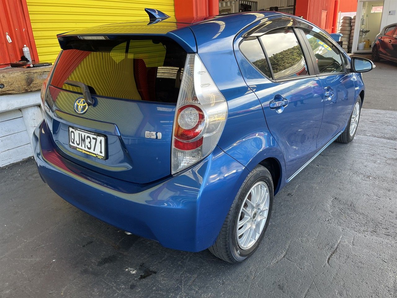 Vehicle image 5