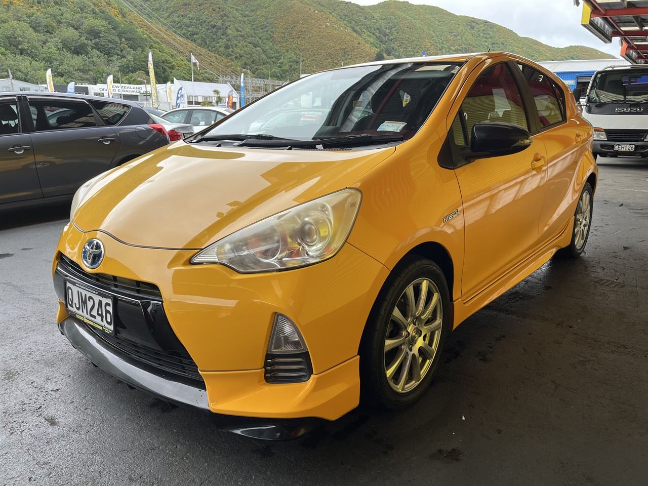 Vehicle image 3