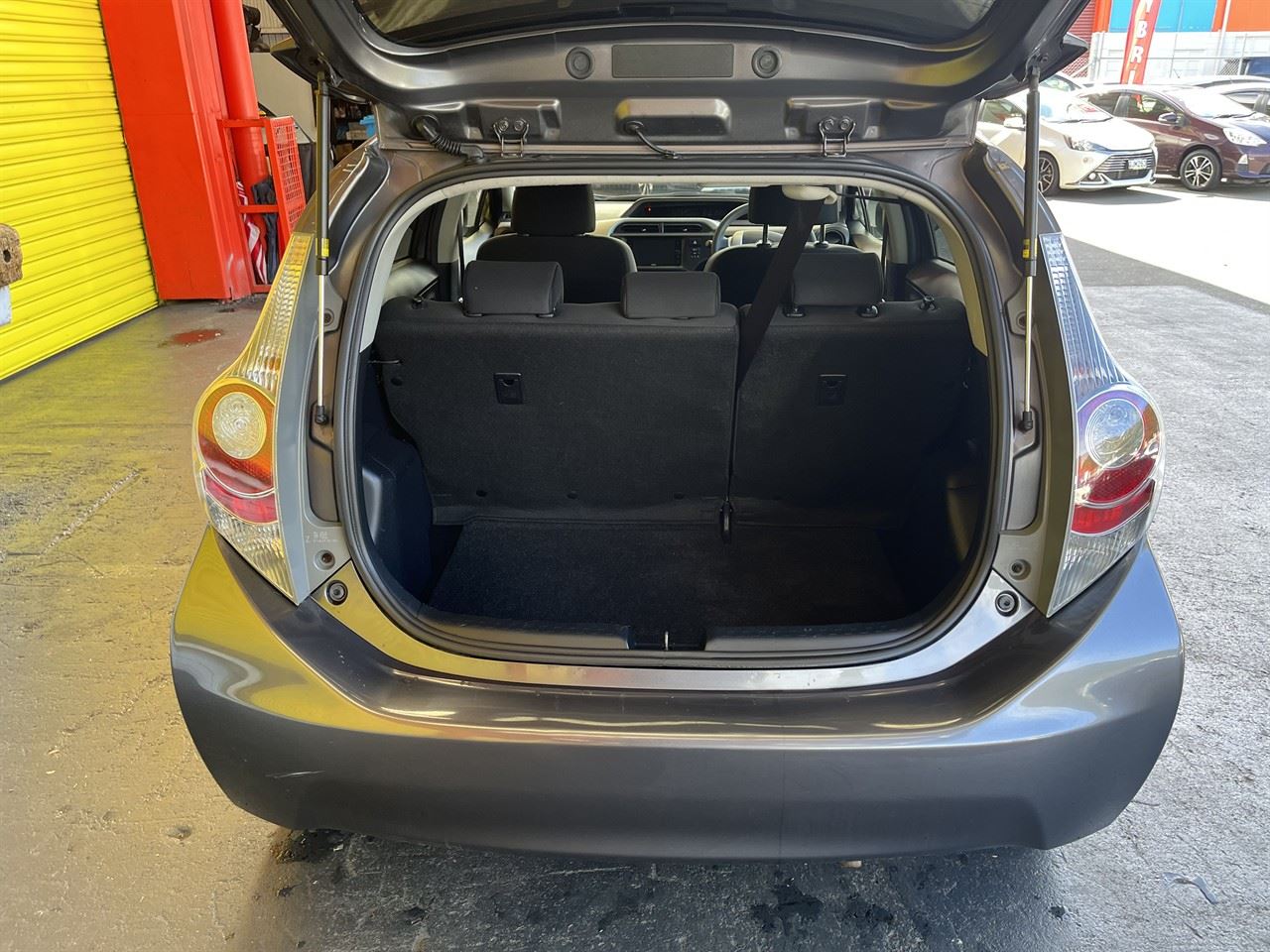 Vehicle image 5