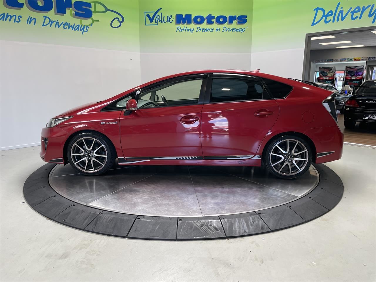 Vehicle image 4