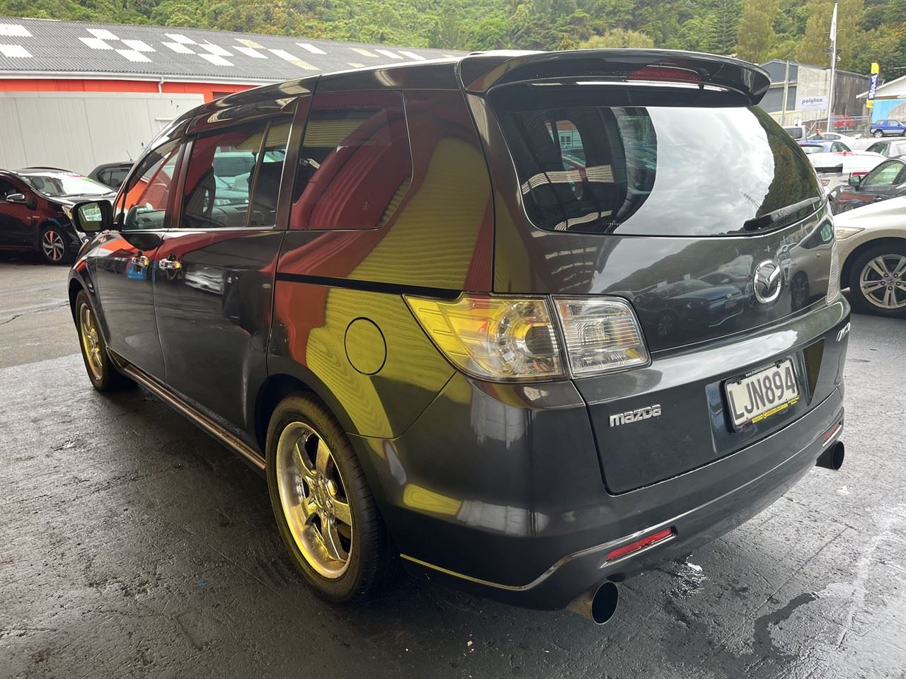 Vehicle image 4