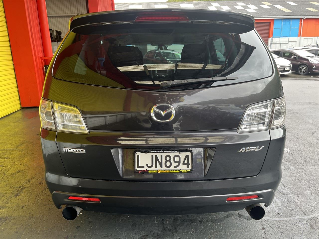 Vehicle image 5