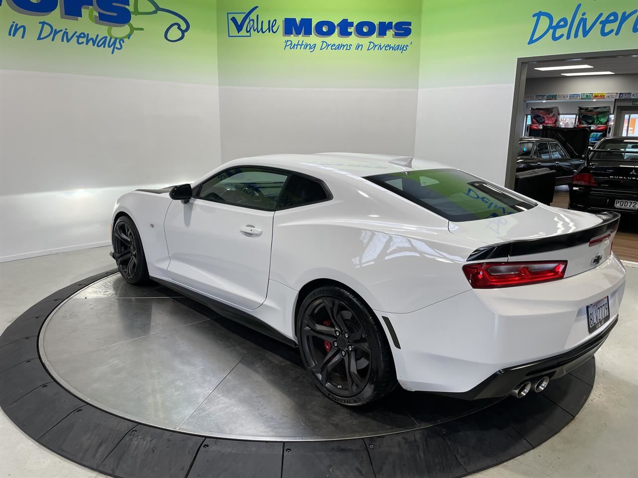 Vehicle image 5