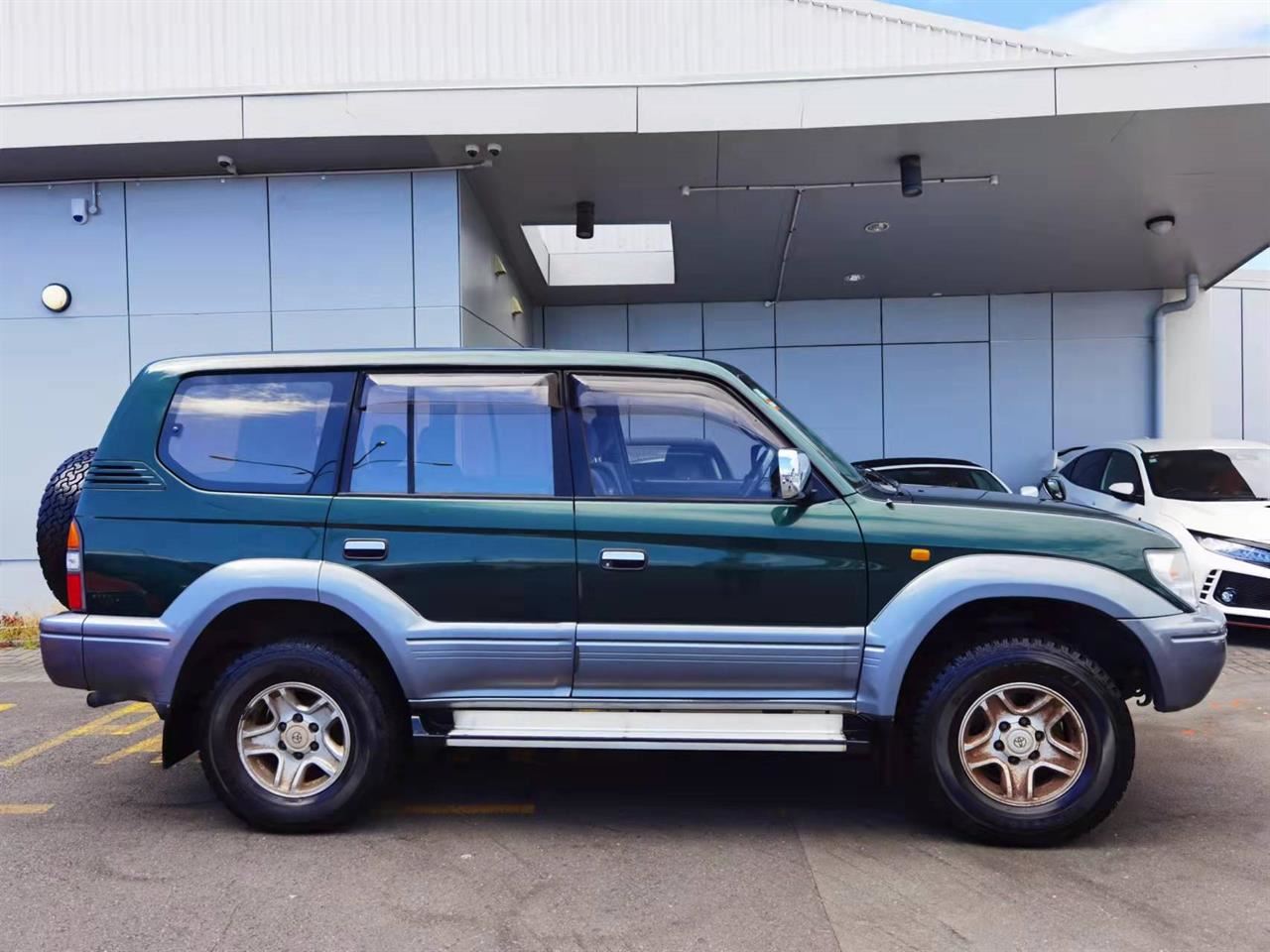 Vehicle image 3