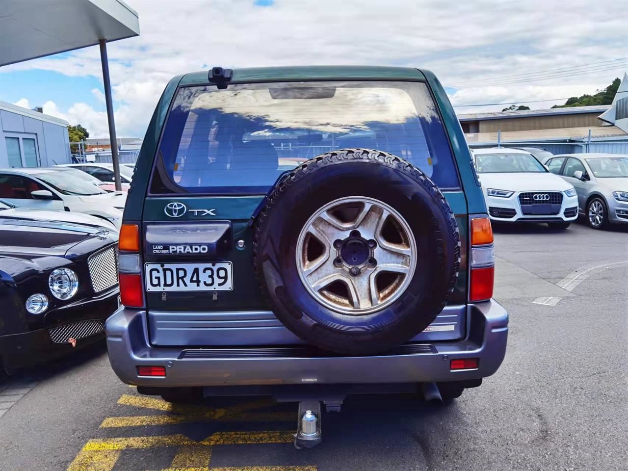 Vehicle image 5