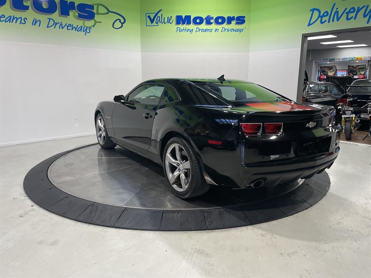 Vehicle image 5