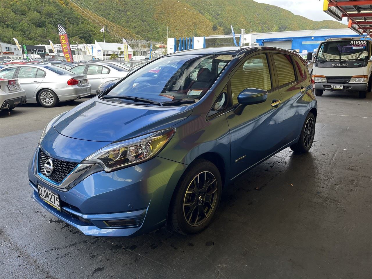 Vehicle image 3