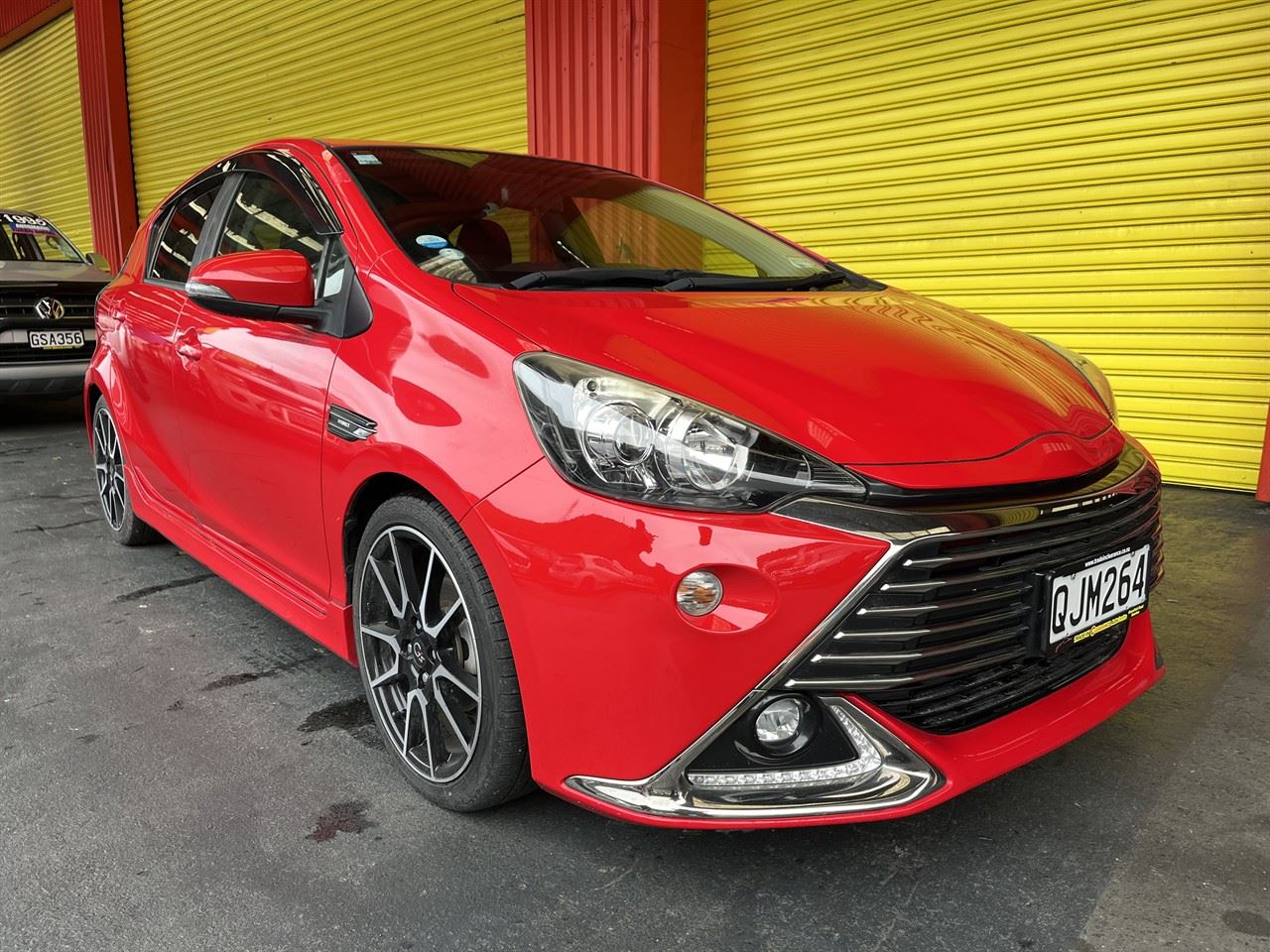 Vehicle image 1