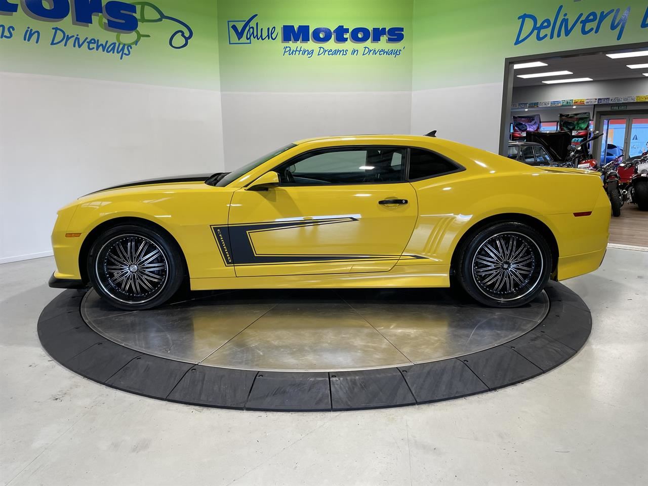 Vehicle image 4