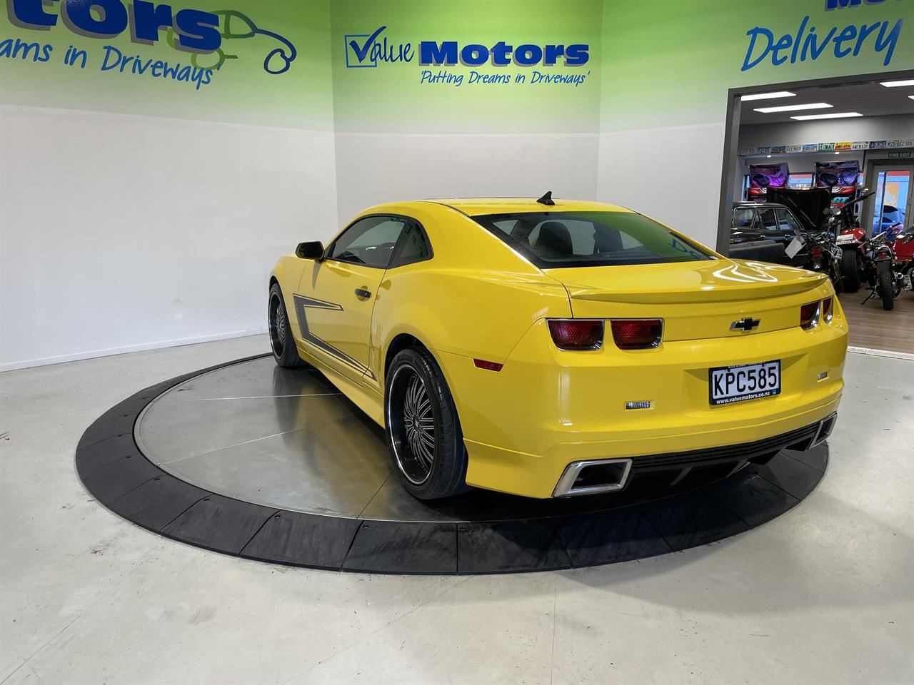 Vehicle image 5