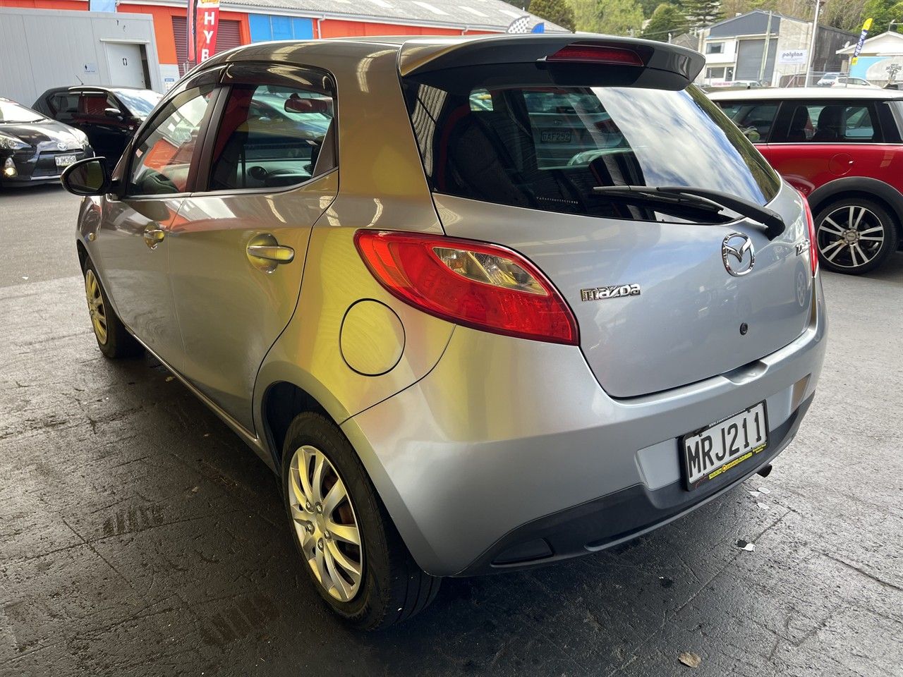 Vehicle image 4