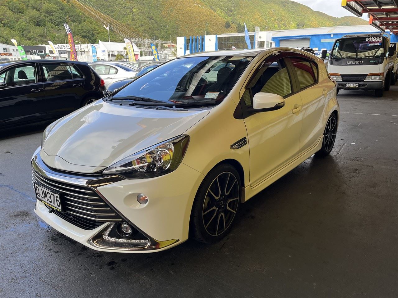 Vehicle image 3